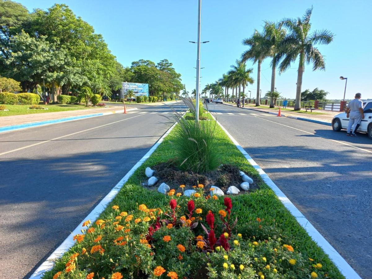 Ayres Del Rio *