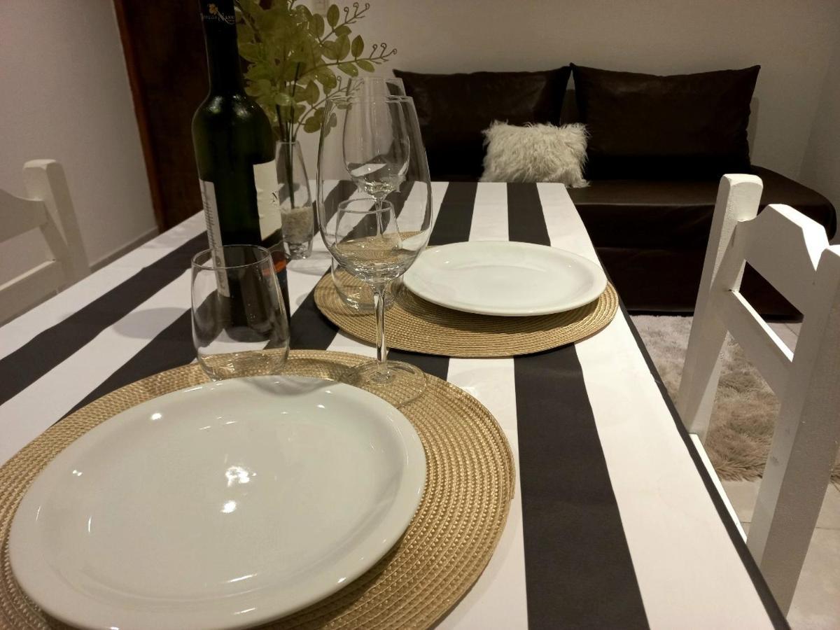 Ayres Del Rio Apartment *